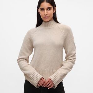 NWT GAP CashSoft Turtleneck Sweater - Size Small